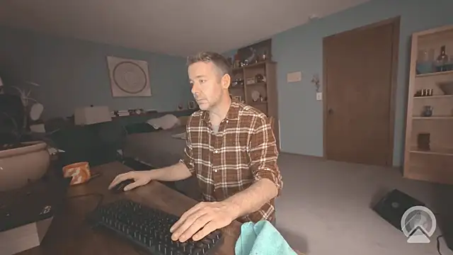 chrisw8140 online show from June 18, 5:51 am