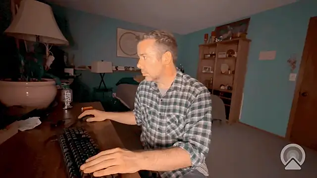 chrisw8140 online show from June 28, 3:56 am