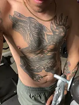 Snapshot of brngitdwn chatting on February 20, 4:20 am brngitdwn online show from February 20, 4:20 am