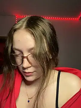 Snapshot of YoungLisaa18 chatting on March 2, 8:04 pm YoungLisaa18 online show from March 2, 8:04 pm