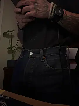 Snapshot of JoeyBlazy chatting on May 19, 5:25 am JoeyBlazy online show from May 19, 5:25 am