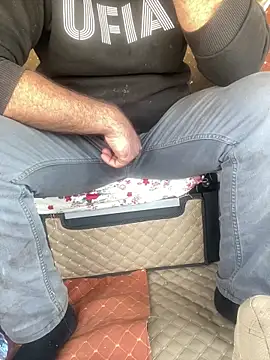 Snapshot of Nizipli_srkn chatting on February 14, 6:10 am Nizipli srkn online show from February 14, 6:10 am