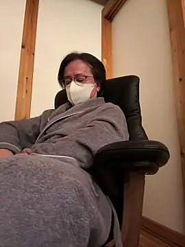 Snapshot of hiroshi-1964 chatting on January 31, 9:35 pm hiroshi-1964 online show from January 31, 9:35 pm