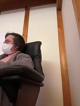 Snapshot of hiroshi-1964 chatting on February 9, 10:25 pm hiroshi-1964 online show from February 9, 10:25 pm