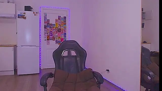 Snapshot of sailormoon666_ chatting on February 6, 1:21 am sailormoon666 online show from February 6, 1:21 am