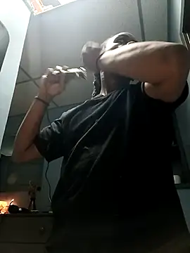 Snapshot of Aonest69 chatting on February 4, 10:21 am Aonest69 online show from February 4, 10:21 am