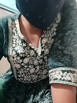 Snapshot of me-leela chatting on January 19, 11:47 am me-leela online show from January 19, 11:47 am