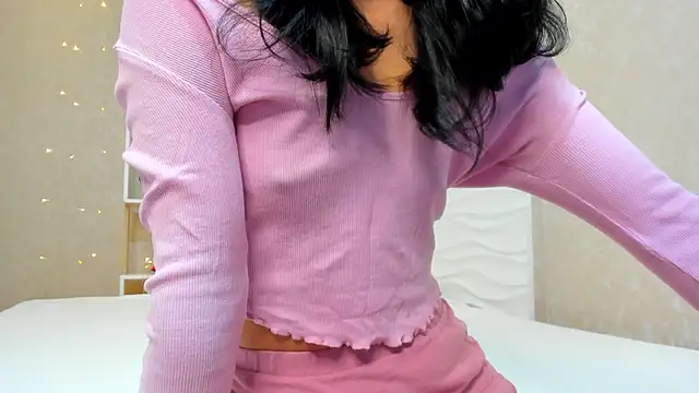 Snapshot of Ivy_Ross chatting on January 13, 8:25 pm Ivy Ross online show from January 13, 8:25 pm