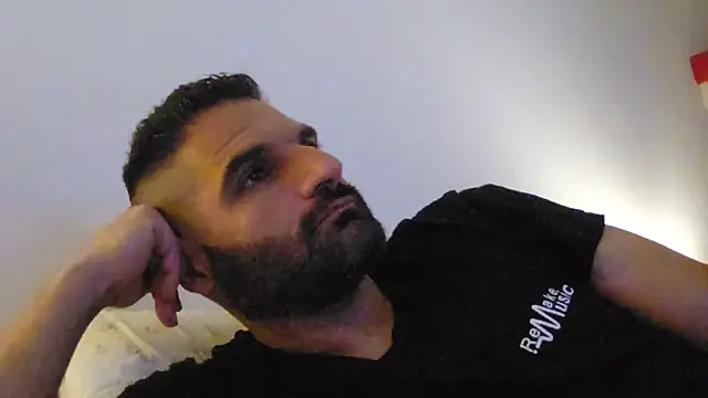 Snapshot of marios87xxl chatting on May 27, 8:39 pm marios87xxl online show from May 27, 8:39 pm