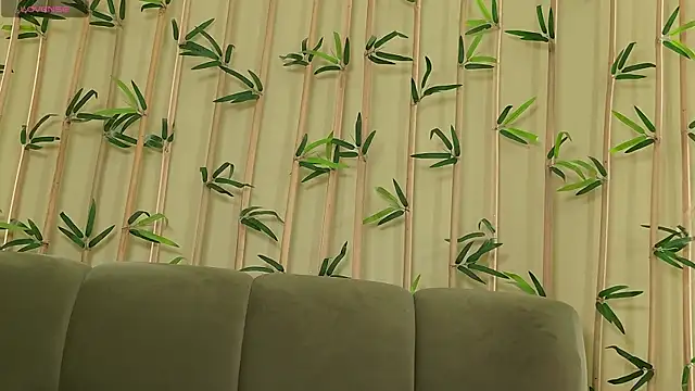 EmilyWess online show from March 31, 4:40 pm