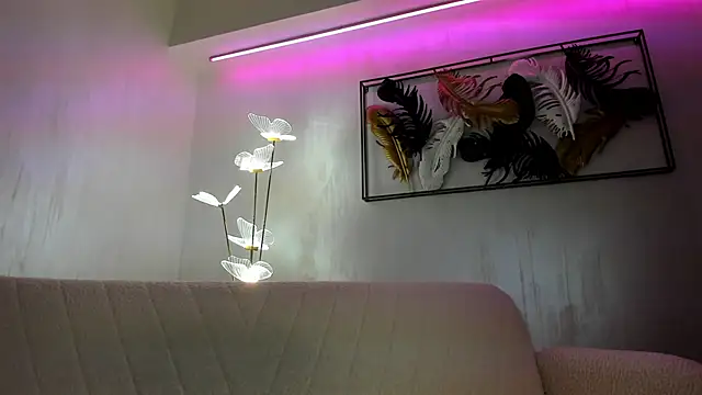 Snapshot of Bonnie_Liss chatting on May 6, 8:14 pm Bonnie Liss online show from May 6, 8:14 pm