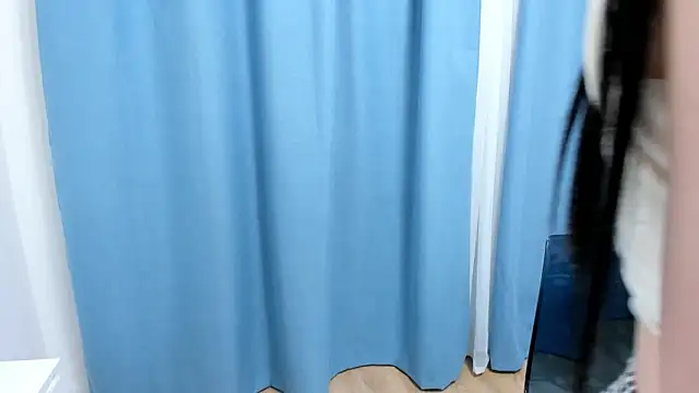 Snapshot of BessieBeahn chatting on March 25, 8:15 pm BessieBeahn online show from March 25, 8:15 pm