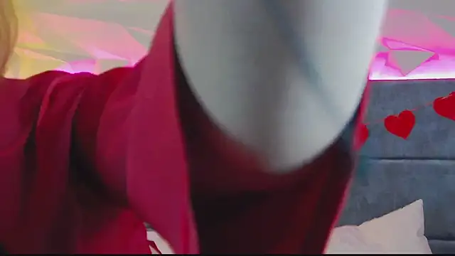 Snapshot of AvaLarson chatting on February 15, 12:58 pm AvaLarson online show from February 15, 12:58 pm