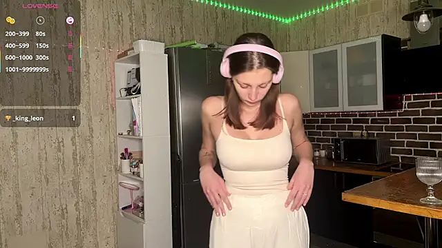 Snapshot of ChrisAmott chatting on February 12, 4:02 pm ChrisAmott online show from February 12, 4:02 pm