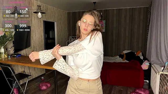 Snapshot of ChrisAmott chatting on March 4, 4:13 pm ChrisAmott online show from March 4, 4:13 pm