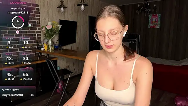 Snapshot of ChrisAmott chatting on March 5, 4:03 pm ChrisAmott online show from March 5, 4:03 pm