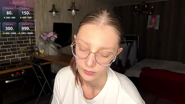 Snapshot of ChrisAmott chatting on March 13, 4:02 pm ChrisAmott online show from March 13, 4:02 pm