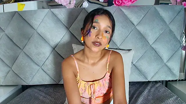 Real virgin Pussy online show from May 6, 7:41 pm