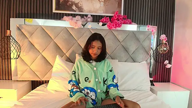 Real virgin Pussy online show from May 13, 8:27 pm