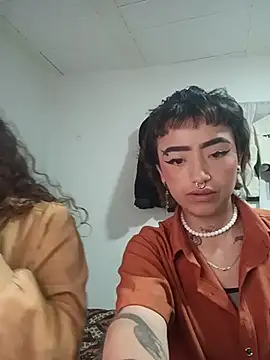 AlexxaAndRileyy online show from May 24, 8:47 pm