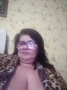 Snapshot of NysiOlsen chatting on April 4, 9:56 pm NysiOlsen online show from April 4, 9:56 pm