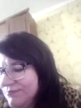 Snapshot of NysiOlsen chatting on April 5, 10:01 am NysiOlsen online show from April 5, 10:01 am