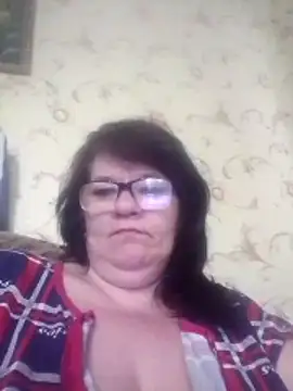 Snapshot of NysiOlsen chatting on April 18, 10:41 am NysiOlsen online show from April 18, 10:41 am