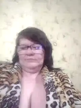 Snapshot of NysiOlsen chatting on April 21, 4:56 pm NysiOlsen online show from April 21, 4:56 pm