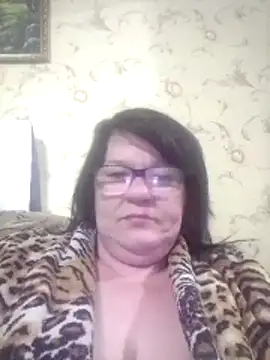 Snapshot of NysiOlsen chatting on May 5, 6:38 pm NysiOlsen online show from May 5, 6:38 pm