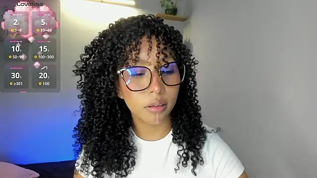 Snapshot of Corinnah_Beauty chatting on February 3, 2:53 am Corinnah Beauty online show from February 3, 2:53 am