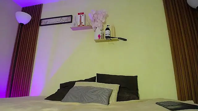 Scarlett ross  online show from February 5, 2:05 am