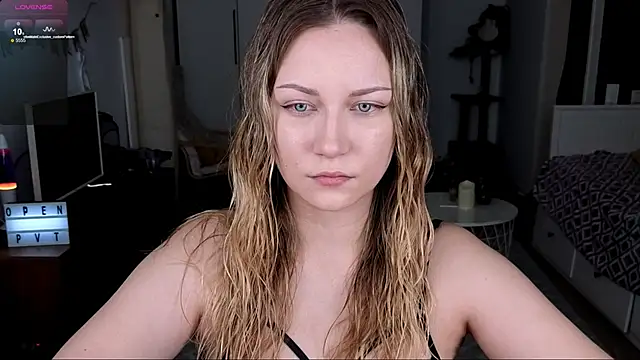 Snapshot of missyourtouch chatting on June 14, 11:23 am missyourtouch online show from June 14, 11:23 am