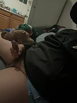 Snapshot of xSLH909 chatting on February 13, 9:16 am xSLH909 online show from February 13, 9:16 am