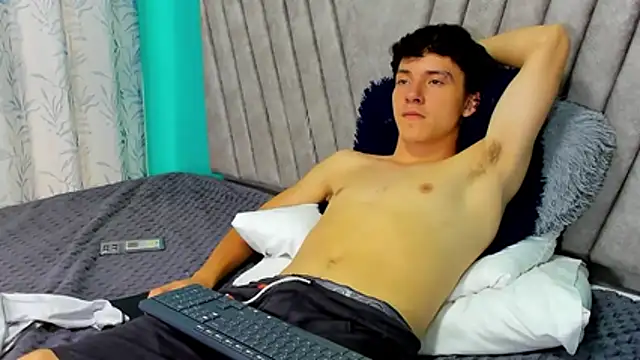 SamBoycash  online show from February 8, 7:39 pm