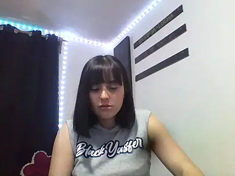 Snapshot of KIMII-JN chatting on January 15, 9:29 pm KIMII-JN online show from January 15, 9:29 pm