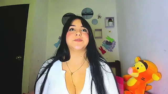 Penelopeflame18 online show from May 2, 12:37 am