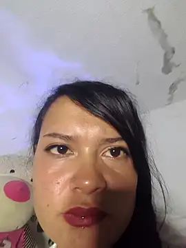 Snapshot of ebonysummer_ chatting on April 4, 6:00 am ebonysummer online show from April 4, 6:00 am