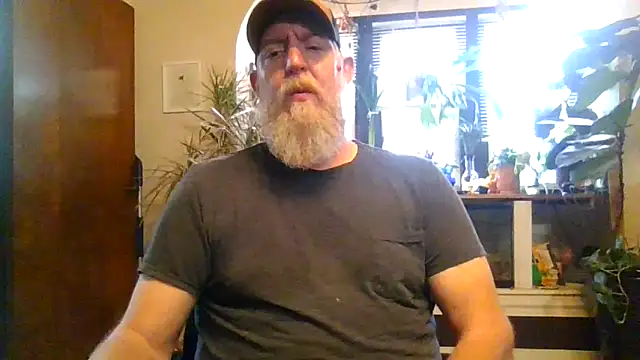 Moeblick online show from April 2, 5:10 pm