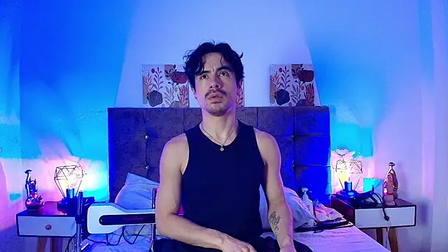 Ethan Briggs  online show from May 13, 3:37 am
