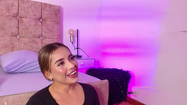 Lucy Carson  online show from February 12, 4:07 am