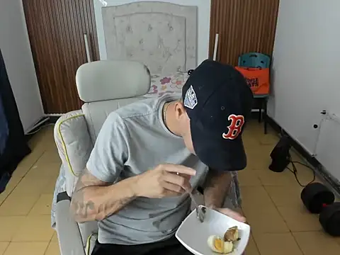 danisegura online show from February 10, 1:48 pm