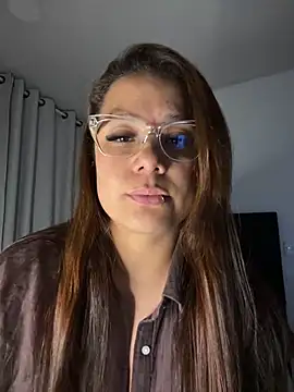 Pretty  Milf online show from June 14, 11:18 pm