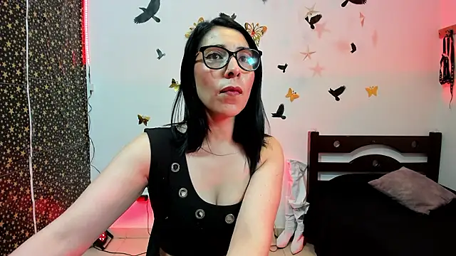 Snapshot of adellelennoxx chatting on January 15, 9:03 am adellelennoxx online show from January 15, 9:03 am