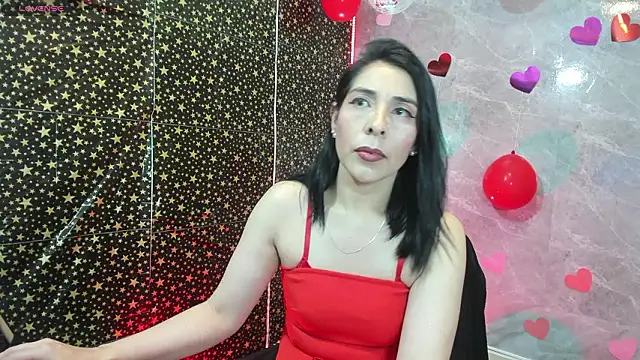 Snapshot of adellelennoxx chatting on February 14, 8:22 am adellelennoxx online show from February 14, 8:22 am