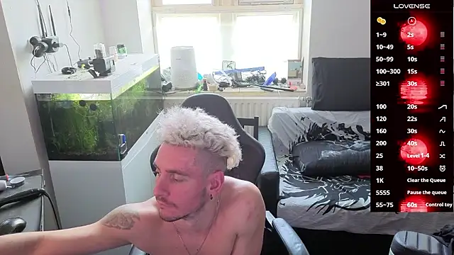 Rayzel White online show from March 6, 1:18 pm