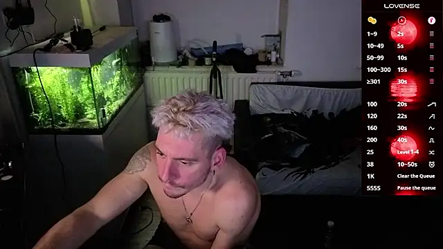 Rayzel White online show from March 15, 11:00 pm