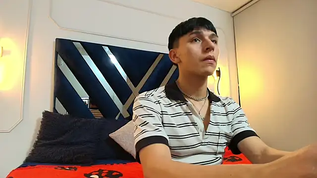 Alexander Collinss online show from February 5, 3:33 am