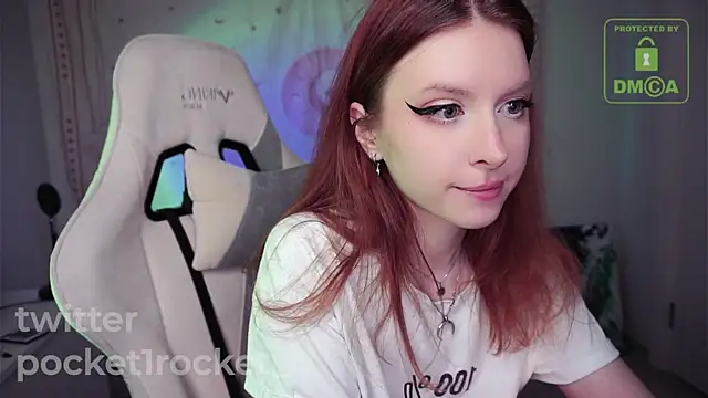 Snapshot of _PocketRocket_ chatting on February 1, 12:51 am PocketRocket online show from February 1, 12:51 am