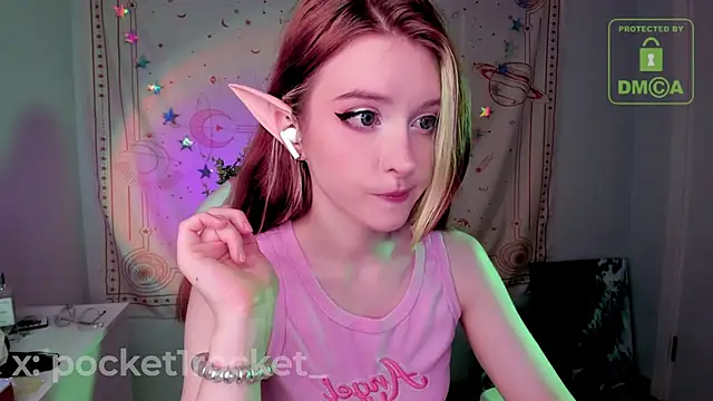 Snapshot of _PocketRocket_ chatting on October 10, 12:20 am PocketRocket online show from October 10, 12:20 am