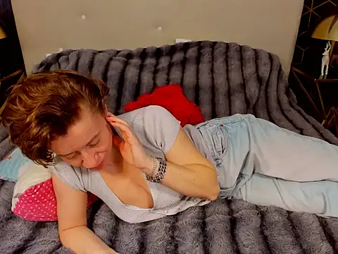 Snapshot of GingerWixxx chatting on January 17, 5:12 am GingerWixxx online show from January 17, 5:12 am